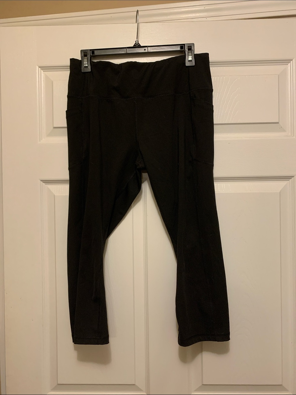 Black Cropped Active Leggings